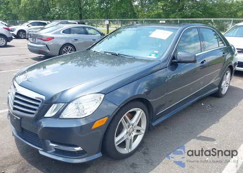 2013 Mercedes-Benz E 350 4Matic z USA, uszkodzony, nr VIN WDDHF8JB2DA718008